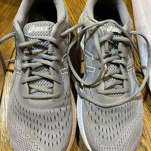 Adidas. Gray. 11. Worn